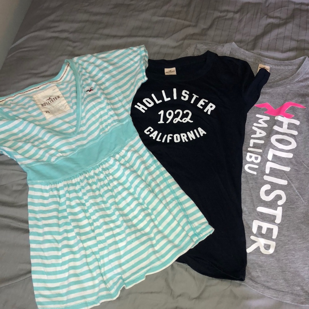 3 Hollister T-shirt’s ( gray/silver, blue) small